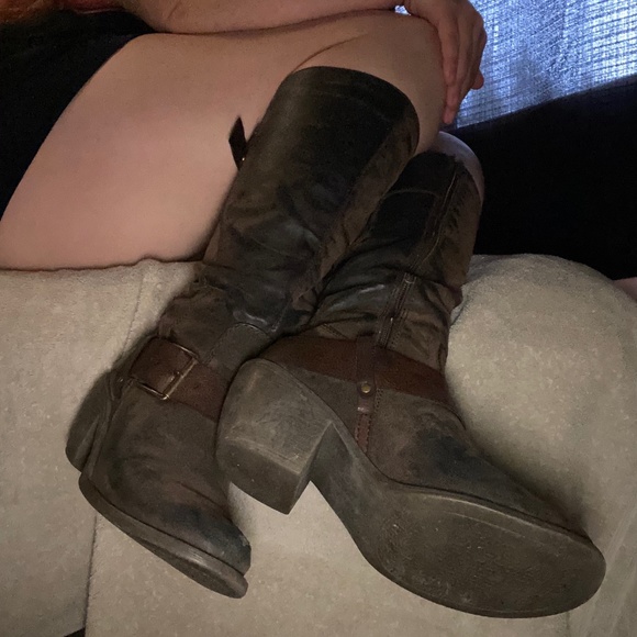 Well worn trashed shoes Clearance